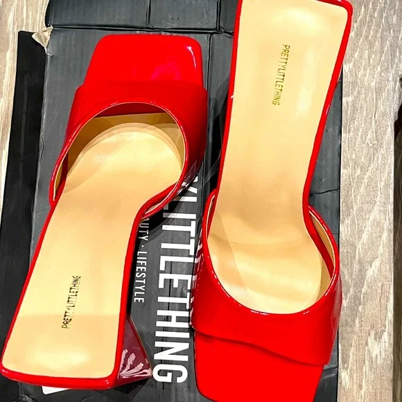 Chunky heels red size 8 NWT - Picture 2 of 8